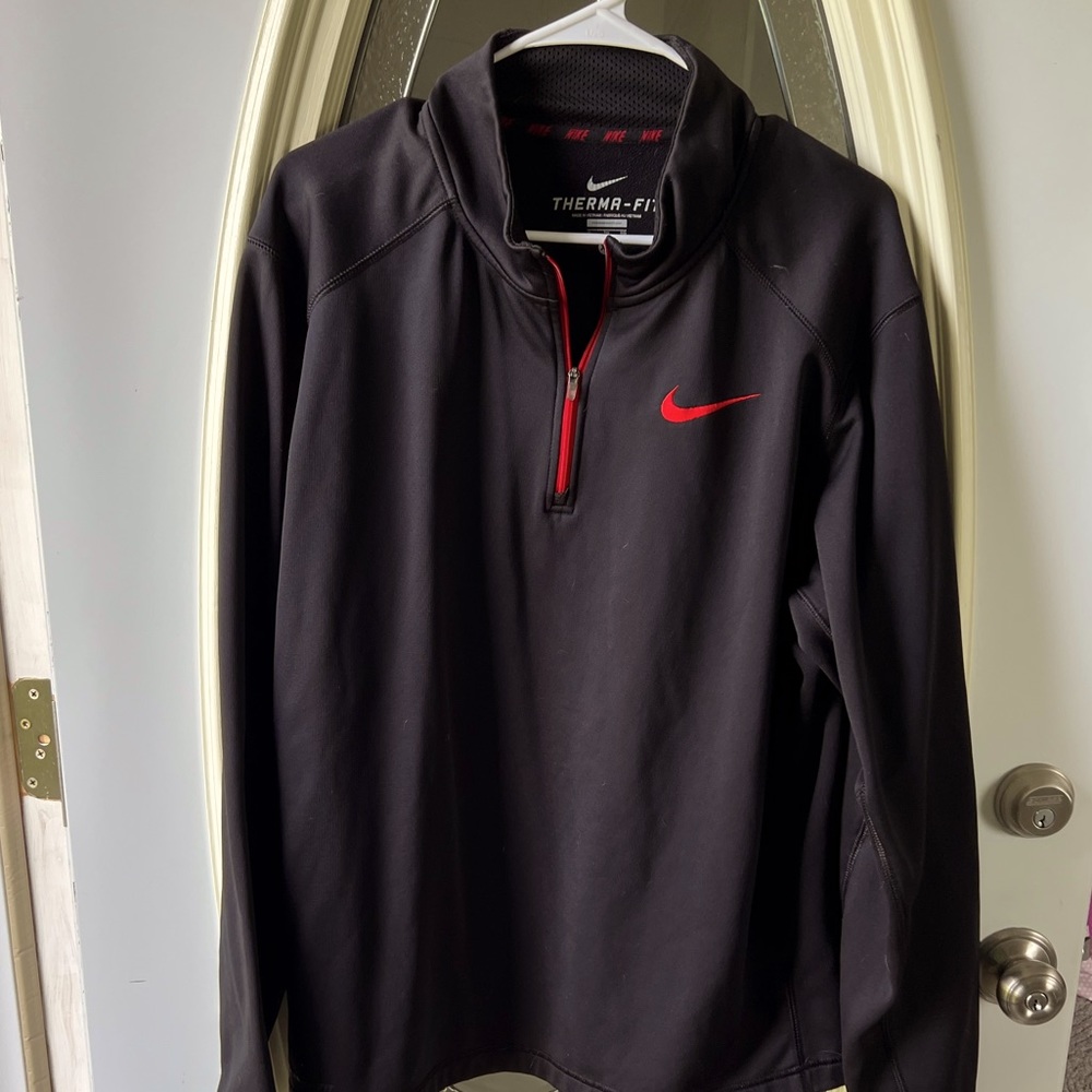 Black Nike therma fit pullover with red details